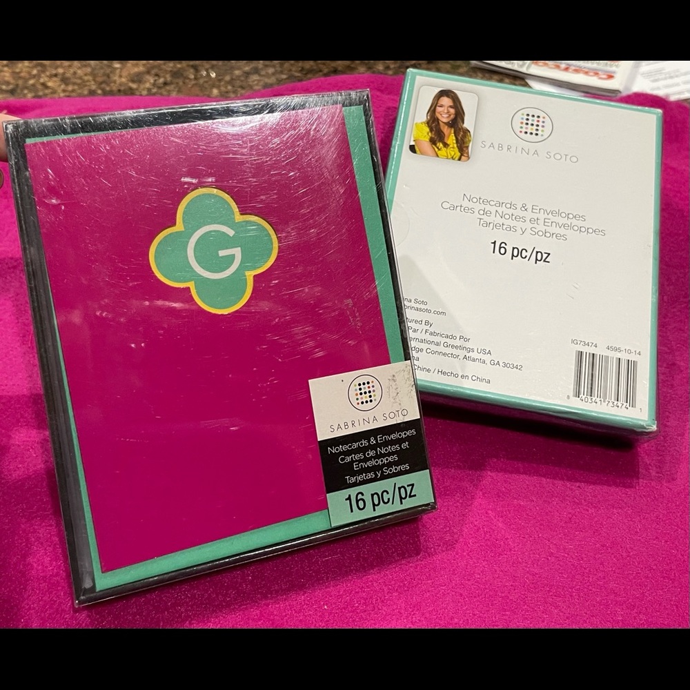 16 “G” monogram notecards/envelopes. Blank inside
